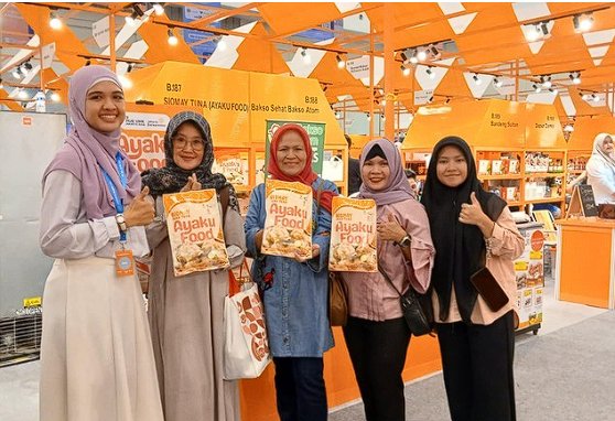 Dokumentasi kegiatan dan booth Ayaku Food